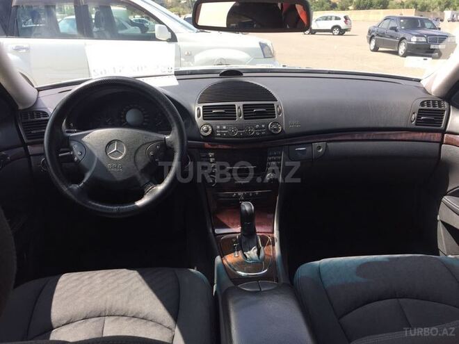 Mercedes E 220 2004, 241,000 km - 2.2 л - Bakı
