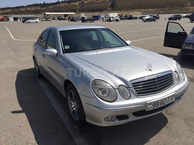 Mercedes E 220 2004, 241,000 km - 2.2 л - Bakı