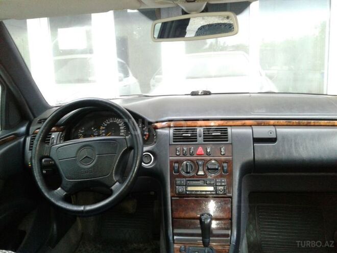Mercedes E 240 1998, 352,150 km - 2.4 l - Bakı