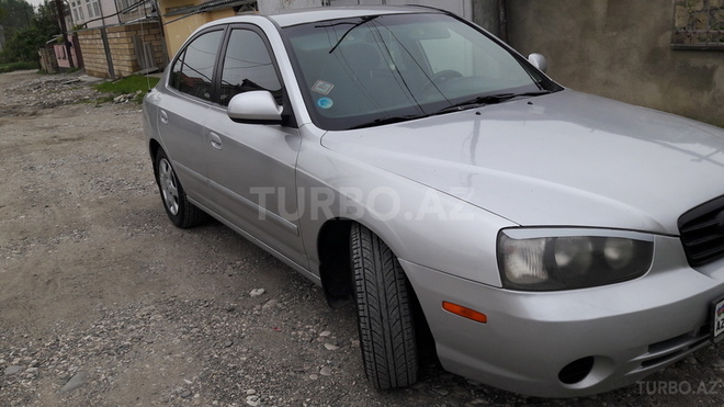 Hyundai Elantra 2003, 185,500 km - 2.0 l - Salyan