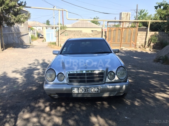 Mercedes E 230 1996, 286,000 km - 2.3 l - Bakı