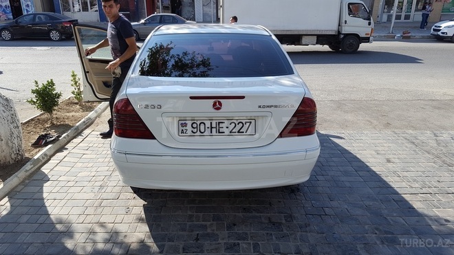 Mercedes C 200 2004, 174,000 km - 2.0 l - Bakı