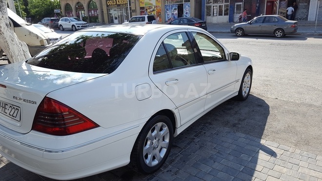 Mercedes C 200 2004, 174,000 km - 2.0 l - Bakı