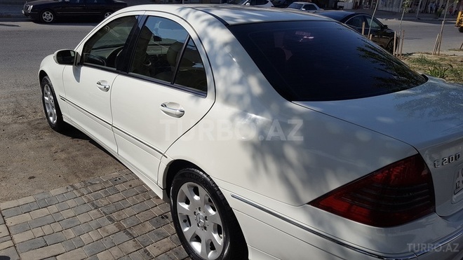 Mercedes C 200 2004, 174,000 km - 2.0 l - Bakı