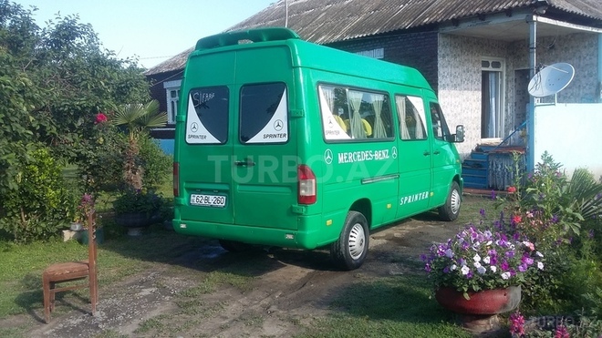 Mercedes Sprinter 208 1996, 355,966 km - 2.9 l - Zaqatala