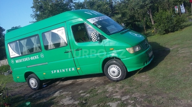 Mercedes Sprinter 208 1996, 355,966 km - 2.9 l - Zaqatala