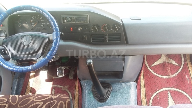 Mercedes Sprinter 208 1996, 355,966 km - 2.9 l - Zaqatala