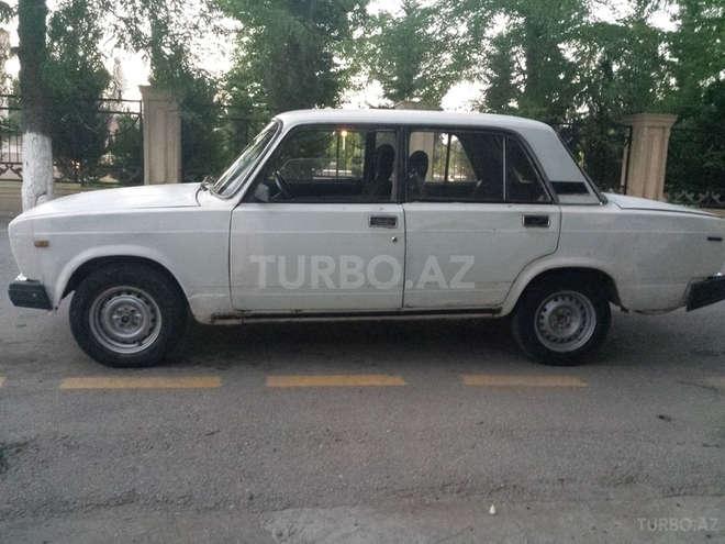 LADA (VAZ) 2105 1983, 281,200 km - 1.3 л - Salyan