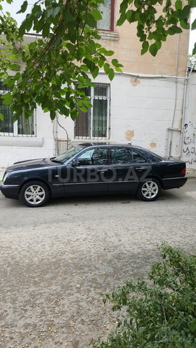 Mercedes E 280 1999, 284,000 km - 2.8 l - Bakı