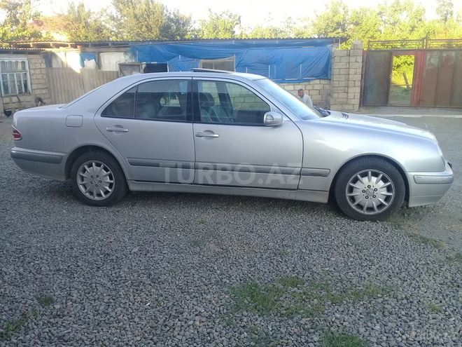 Mercedes E 240 2000, 223,800 km - 2.4 л - Lənkəran