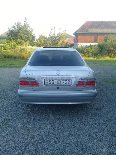 Mercedes E 240 2000, 223,800 km - 2.4 л - Lənkəran