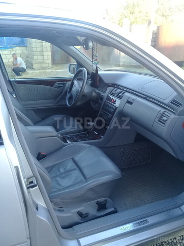 Mercedes E 240 2000, 223,800 km - 2.4 л - Lənkəran