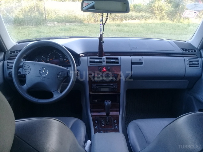 Mercedes E 240 2000, 223,800 km - 2.4 л - Lənkəran