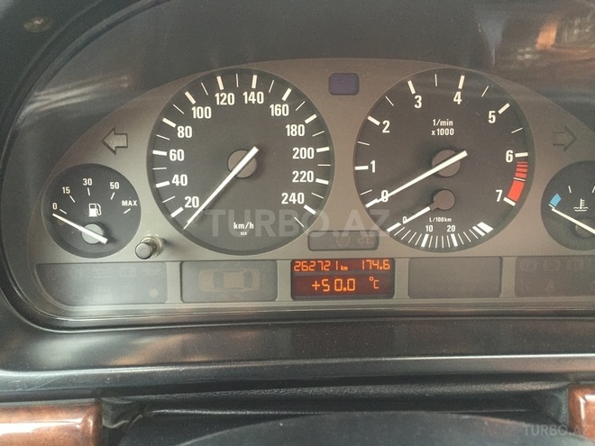 BMW 528 1996, 262,000 km - 2.8 l - Bakı