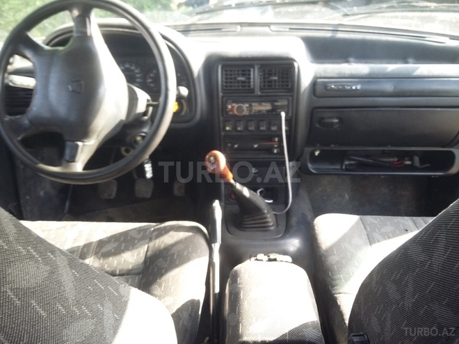 GAZ 3110 2000, 123,000 km - 2.4 l - Quba