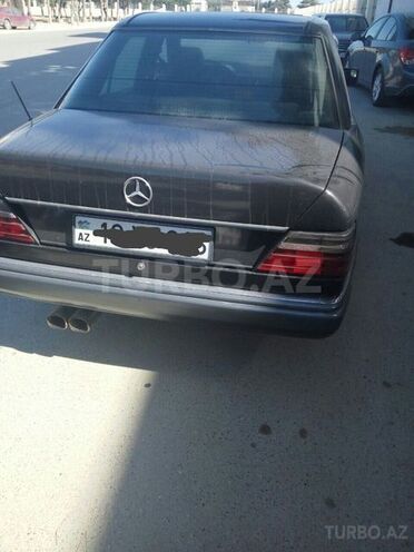 Mercedes E 200 1992, 297,122 km - 2.0 l - Bakı