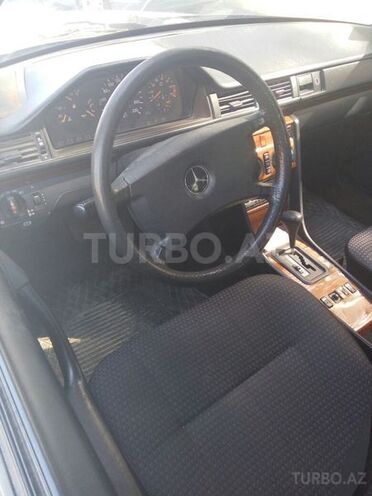 Mercedes E 200 1992, 297,122 km - 2.0 l - Bakı