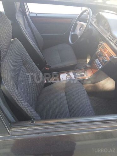 Mercedes E 200 1992, 297,122 km - 2.0 l - Bakı