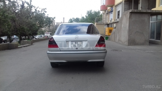 Mercedes C 200 2000, 147,000 km - 2.0 л - Bakı