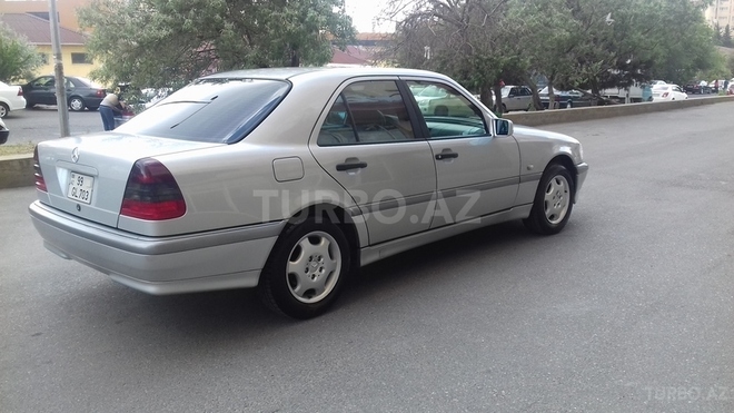 Mercedes C 200 2000, 147,000 km - 2.0 л - Bakı