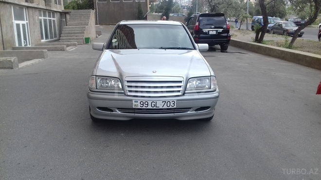 Mercedes C 200 2000, 147,000 km - 2.0 л - Bakı