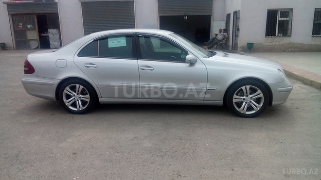 Mercedes E 270 2003, 239,150 km - 2.7 л - Bakı