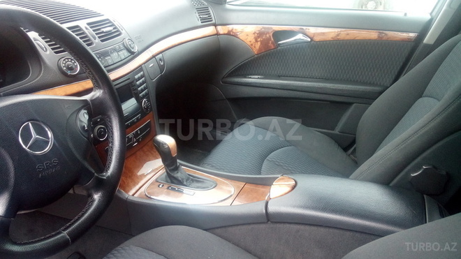 Mercedes E 270 2003, 239,150 km - 2.7 л - Bakı