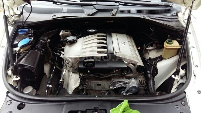 Volkswagen Touareg 2003, 118,000 km - 3.2 l - Bakı