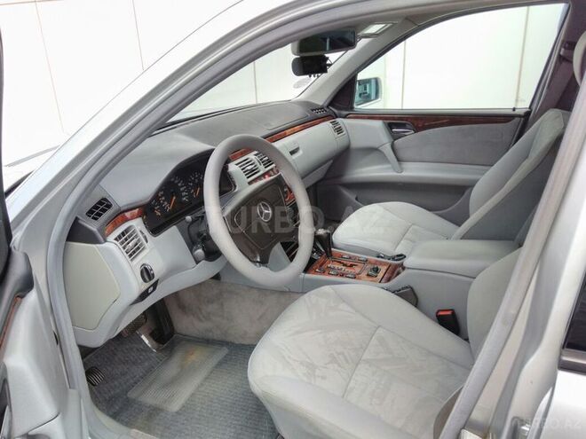 Mercedes E 240 1998, 150,000 km - 2.4 л - Bakı