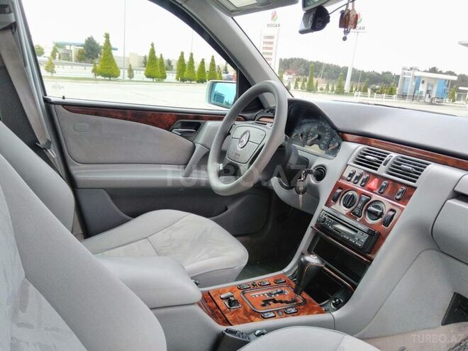 Mercedes E 240 1998, 150,000 km - 2.4 л - Bakı