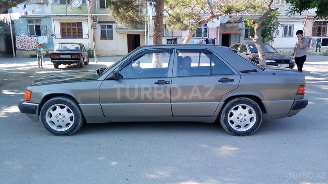 Mercedes 190 1990, 422,303 km - 1.8 l - Bakı