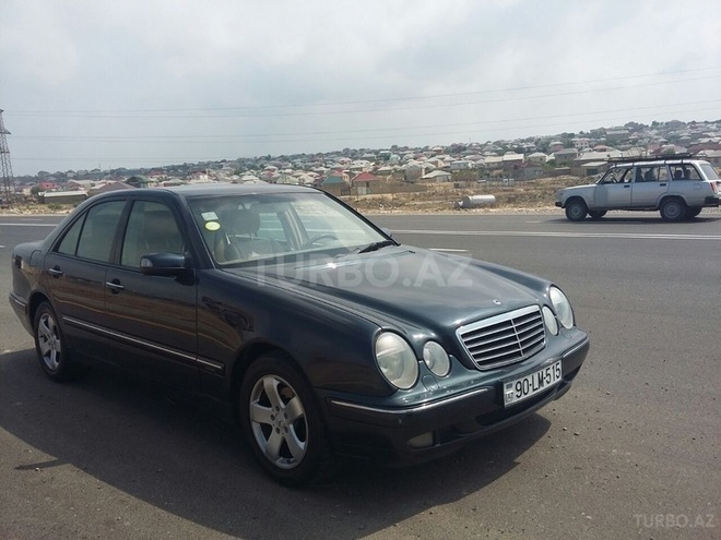 Mercedes E 240 2001, 194,000 km - 2.4 l - Bakı