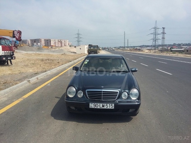Mercedes E 240 2001, 194,000 km - 2.4 l - Bakı