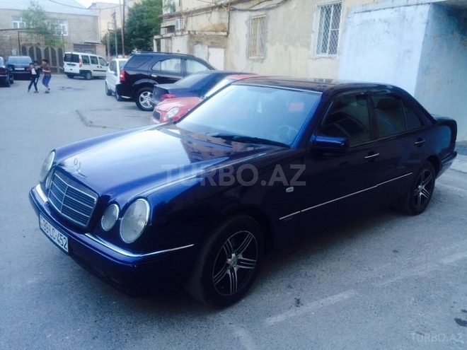 Mercedes E 230 1995, 145,567 km - 2.3 л - Bakı