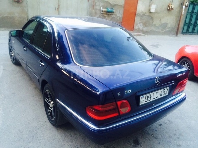 Mercedes E 230 1995, 145,567 km - 2.3 л - Bakı