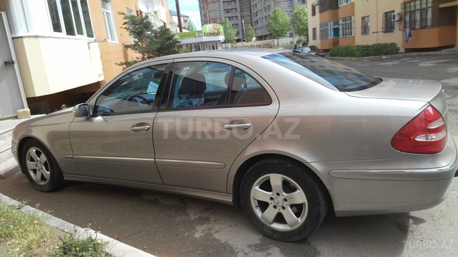 Mercedes E 220 2005, 310,286 km - 2.2 l - Bakı