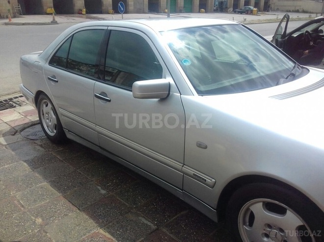Mercedes E 240 1997, 260,000 km - 2.4 l - Xırdalan