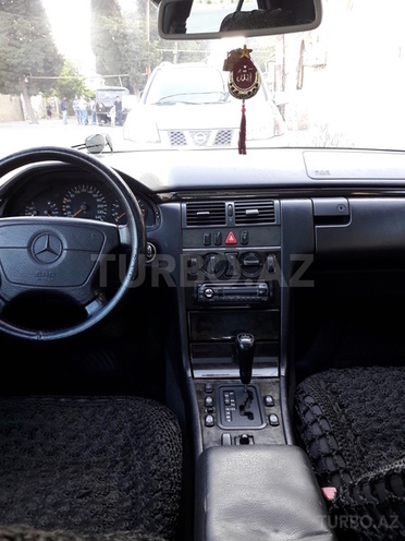 Mercedes E 230 1997, 252,000 km - 2.3 l - Bakı