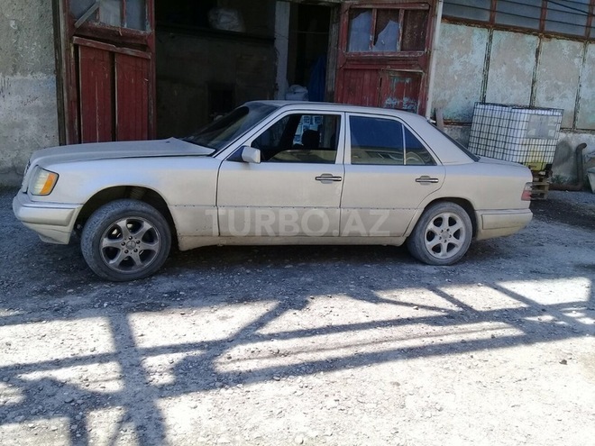 Mercedes E 280 1994, 340,000 km - 2.8 l - Sumqayıt