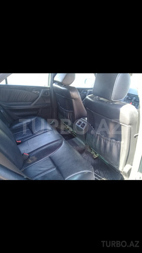 Mercedes E 270 2000, 298,000 km - 2.7 l - Bakı