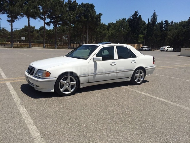 Mercedes C 230 1999, 270,000 km - 2.3 l - Sumqayıt