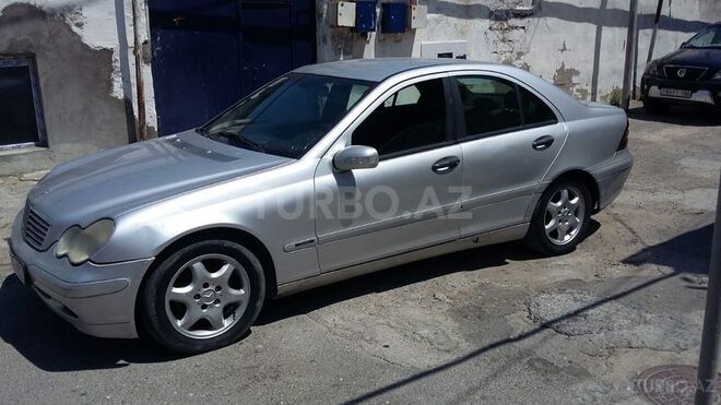 Mercedes C 220 2002, 289,000 km - 2.2 l - Bakı