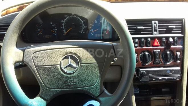 Mercedes C 230 1999, 156,400 km - 2.3 l - Bakı