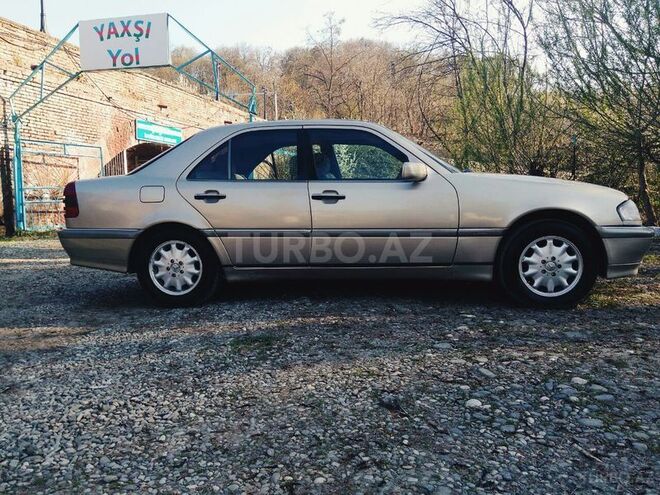 Mercedes C 230 1998, 253,000 km - 2.3 l - Quba