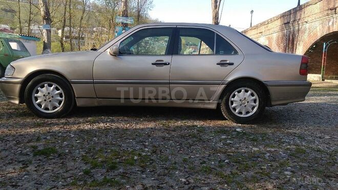 Mercedes C 230 1998, 253,000 km - 2.3 l - Quba