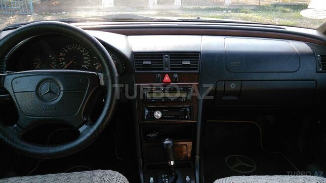 Mercedes C 230 1998, 253,000 km - 2.3 l - Quba