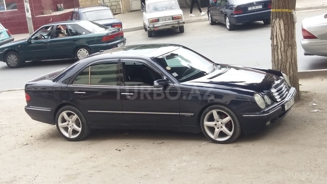 Mercedes E 200 2001, 380,000 km - 2.0 l - Bakı