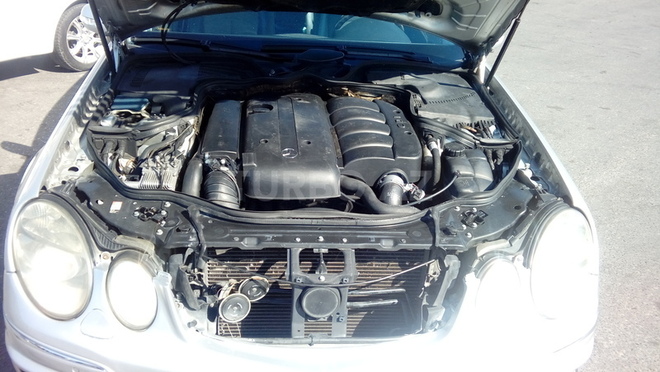 Mercedes E 220 2006, 272,000 km - 2.2 л - Bakı