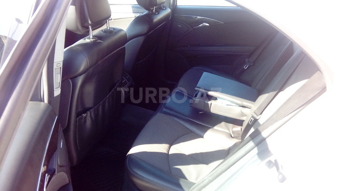 Mercedes E 220 2006, 272,000 km - 2.2 л - Bakı