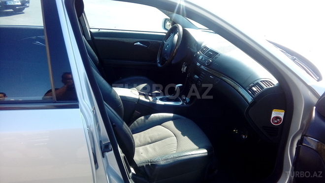 Mercedes E 220 2006, 272,000 km - 2.2 л - Bakı